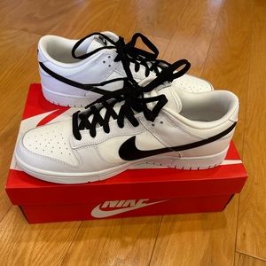 Brand new men’s Nike low dunks “reverse panda”